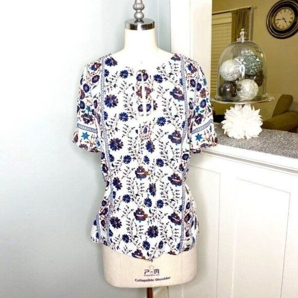 Lucky Floral Printed Keyhole Blouse Small - Picture 4 of 10